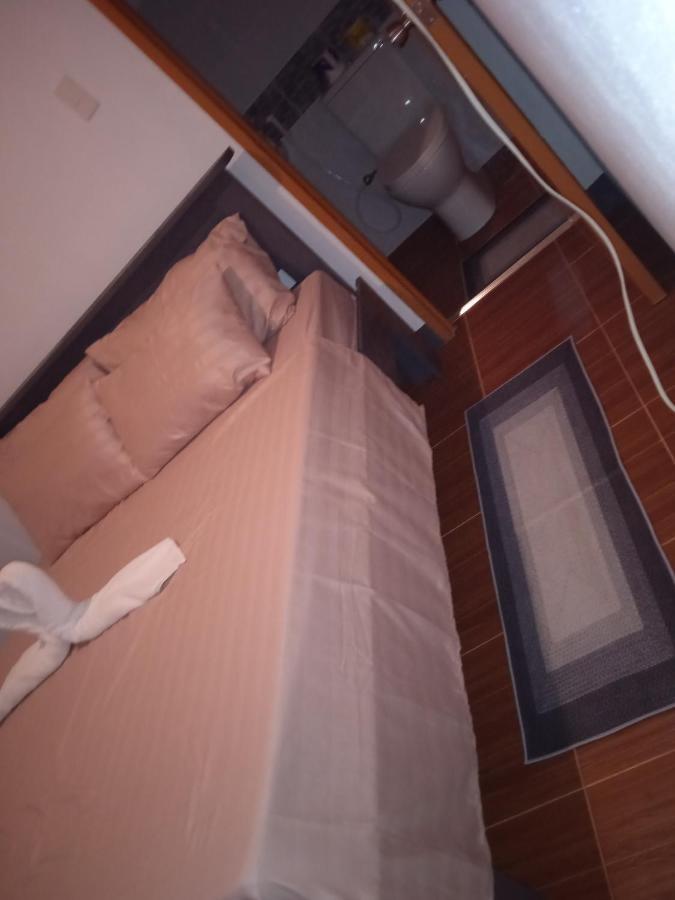 Sarah'S Garden Bnb & Spa Bed & Breakfast Clarin  Eksteriør bilde